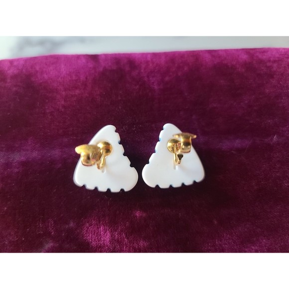 Vintage White And Blue Striped Triangular Plastic Clip-on Earrings - Picture 6 of 10